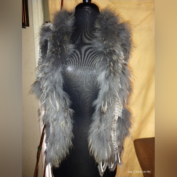 G.W.B.G. Genuine Fur Vest Size Medium - Picture 3 of 4